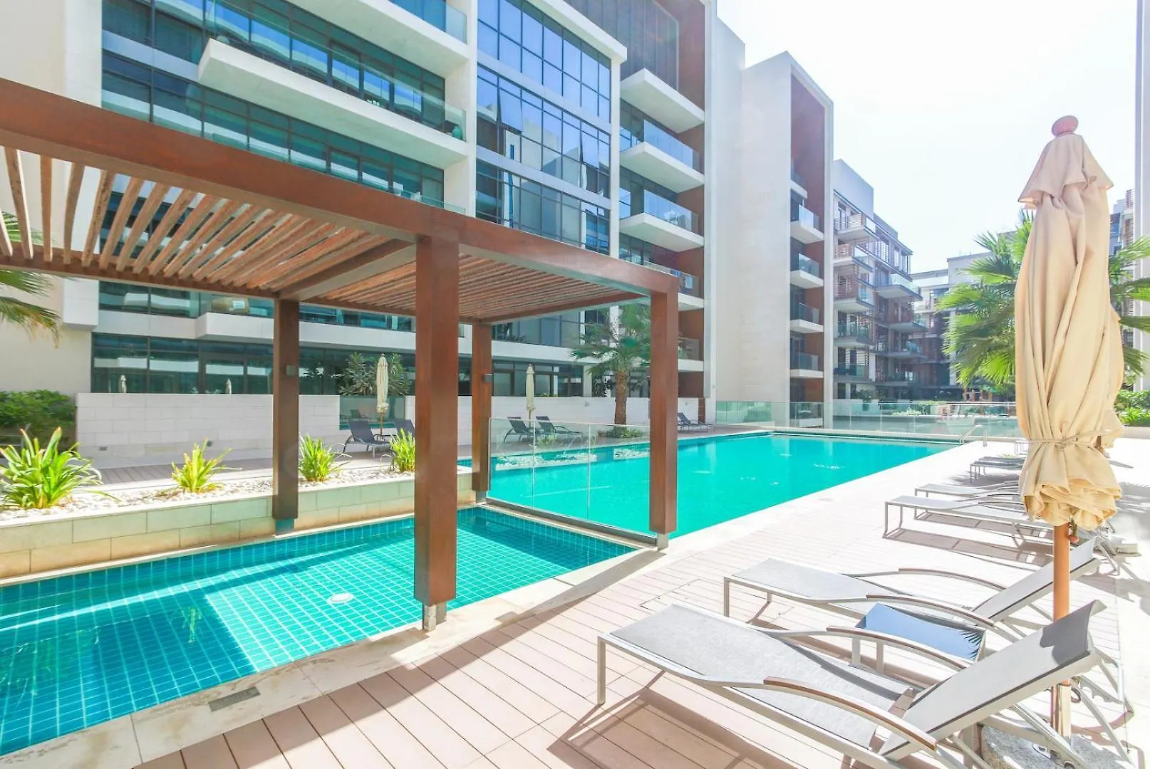 Unwind In Style Of This Grand 2Br Citywalk 12 Apartman Dubaj 0*,